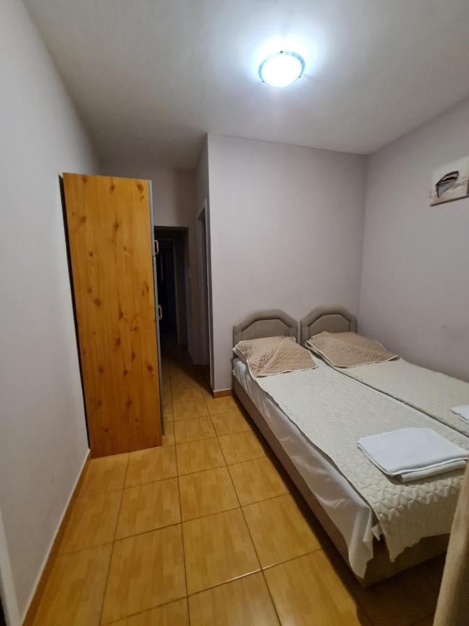 Hibiscus Guest House 부드바 외부 사진