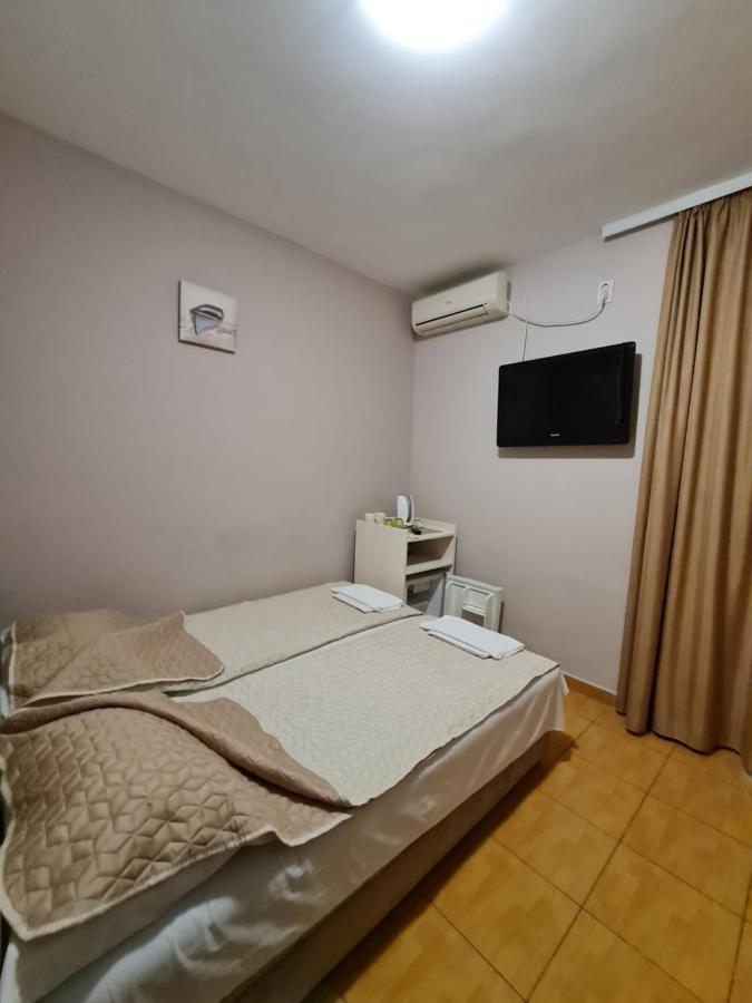Hibiscus Guest House 부드바 외부 사진