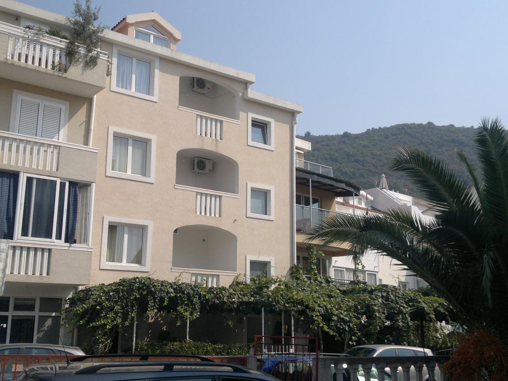Hibiscus Guest House 부드바 외부 사진